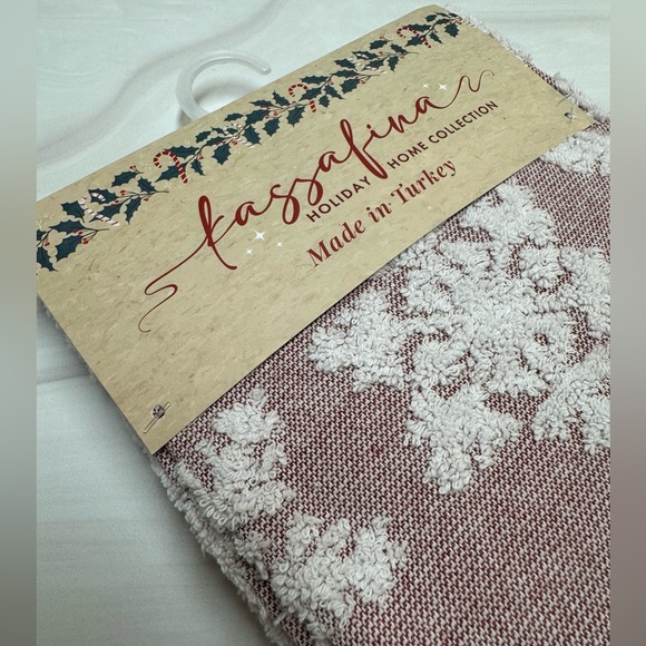 MADE IN TURKEY DECORATIVE HOLIDAY TOWEL SET OF 2 - Picture 3 of 10